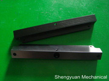 Perforierte Aluminium CNC-Präzisionsbearbeitung, schwärzen anodisierten ungleichen Winkel