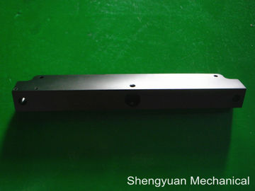 Perforierte Aluminium CNC-Präzisionsbearbeitung, schwärzen anodisierten ungleichen Winkel
