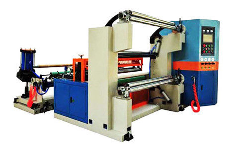 Hohe Leistungsfähigkeits-automatisches Papier, das Rückspulenmaschine, 2400mm Breite aufschlitzt