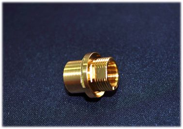 Nicht Standardgoldüberzogenes Kupfer-Drehteile, Bearbeitungsteil CNC
