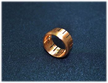 Fertigen Sie Messing-CNC-Präzisionsdrehteile Rf-Aerospace-Verbindungsstück besonders an